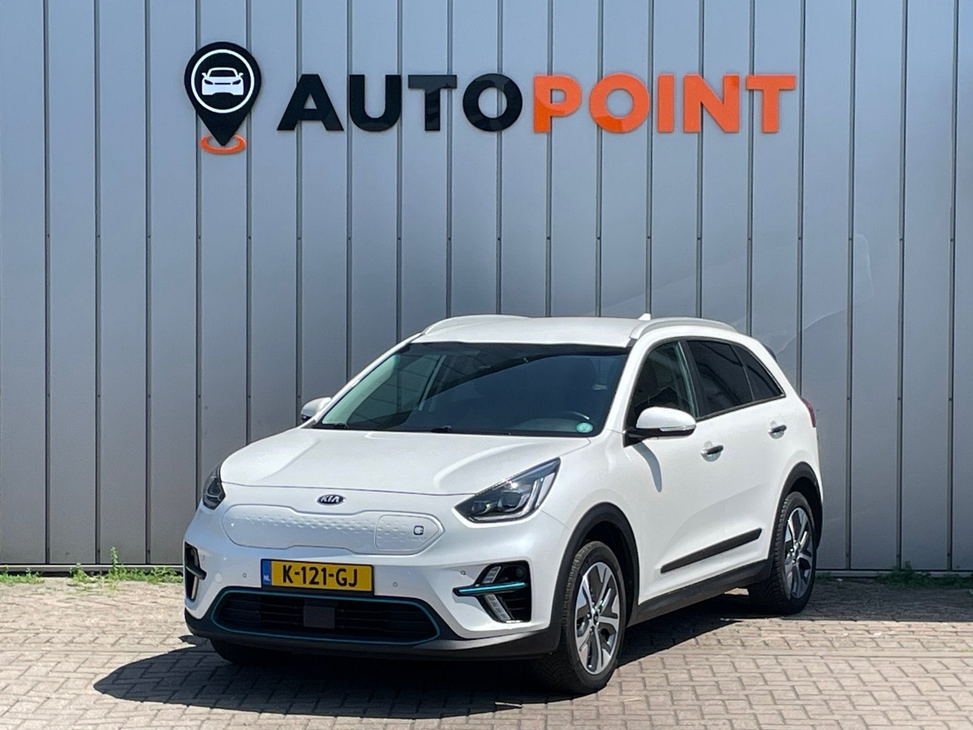 Kia E-Niro ExecutiveLine 64 kWh FASE 3 SOH 100% Warmtepomp J, Zwart, 1712 kg, Adaptive Cruise Control, Wit