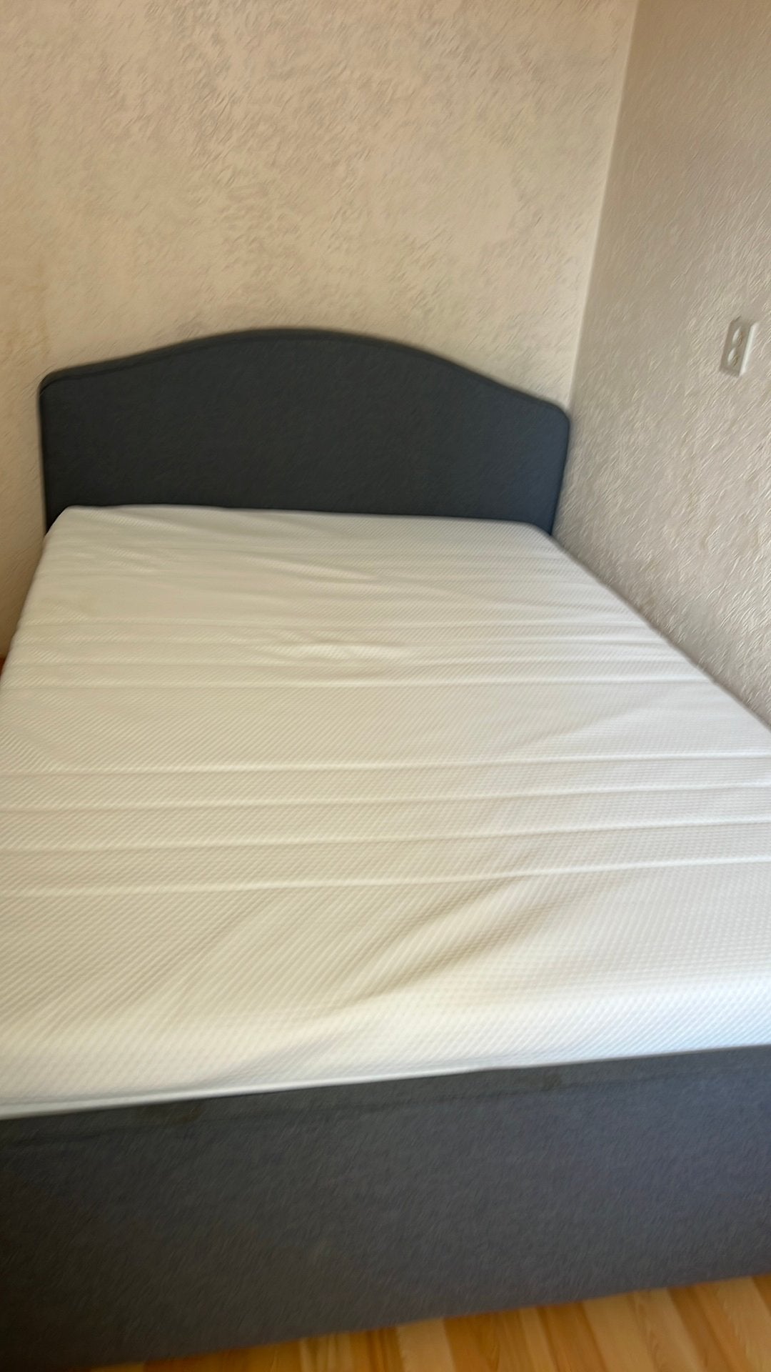 Ikea bed met matras bijna nieuw matras niet gebruikt, Ophalen of Verzenden, Zo goed als nieuw, Eenpersoons