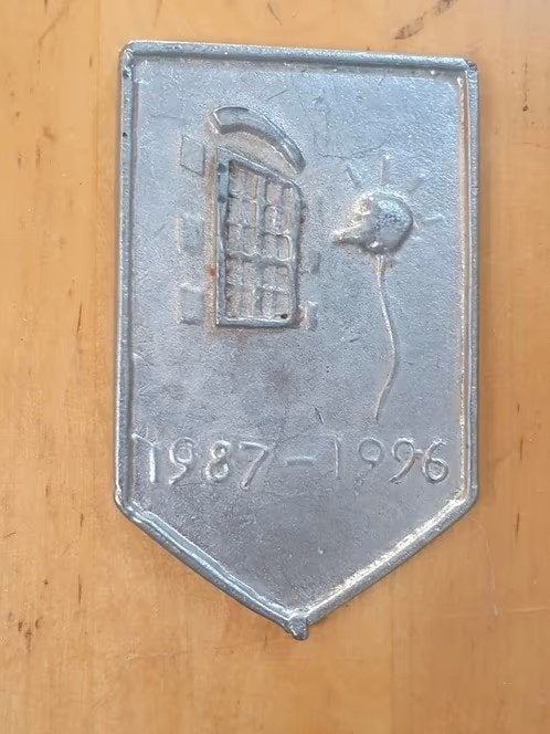 medaille, penning Gevangenis ballon zilverkleurig tin ?, Ophalen, Overige materialen