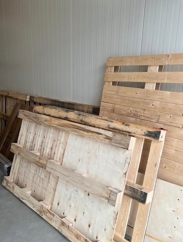 Gratis Pallets voor Brandhout - Ideaal voor Kachel & Vuurkor, Doe-het-zelf en Verbouw, Hout en Planken, Ophalen, Zo goed als nieuw