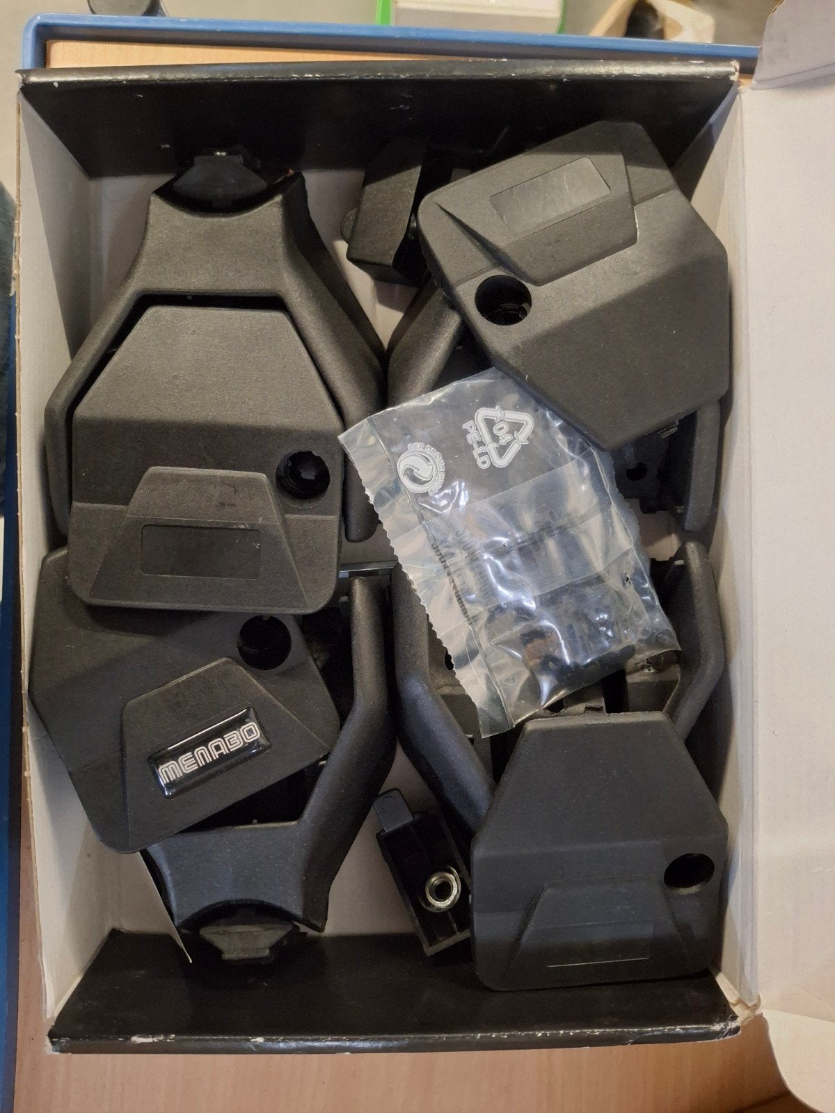 Menabo Tema Rack Foot Kit - Dakdrager Voetenset, Auto diversen, Dakdragers, Nieuw, Ophalen of Verzenden, Nvt, Nvt