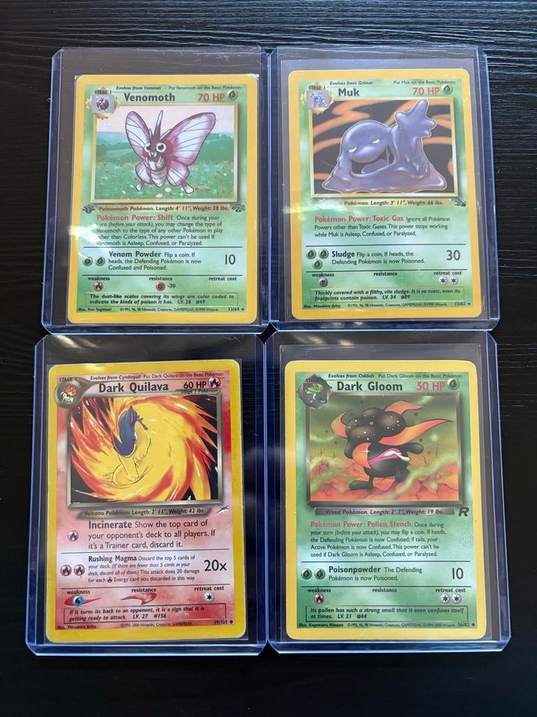 4 Pokémon kaarten: Venomoth, Muk, Dark Quilava, Dark Gloom, Ophalen of Verzenden, Zo goed als nieuw, Meerdere kaarten, Foil