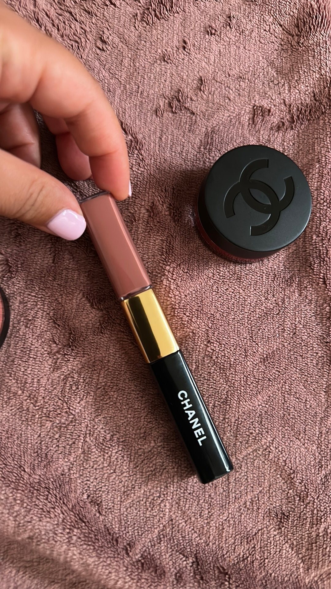 CHANEL Duo Lippenstift – Tender Beige, Ophalen of Verzenden, Zo goed als nieuw, Beige, Gehele gezicht