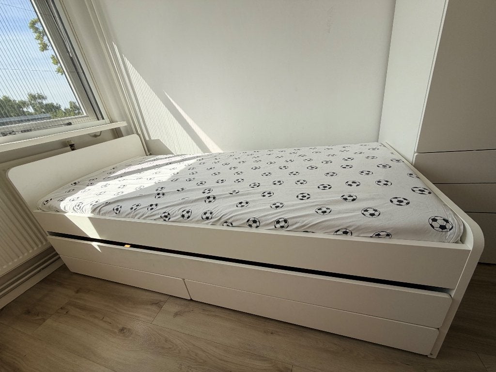Goede kwaliteit Ikea uitschuifbed, Huis en Inrichting, Slaapkamer | Bedden, 90 cm, Wit, Tweepersoons, Ophalen of Verzenden