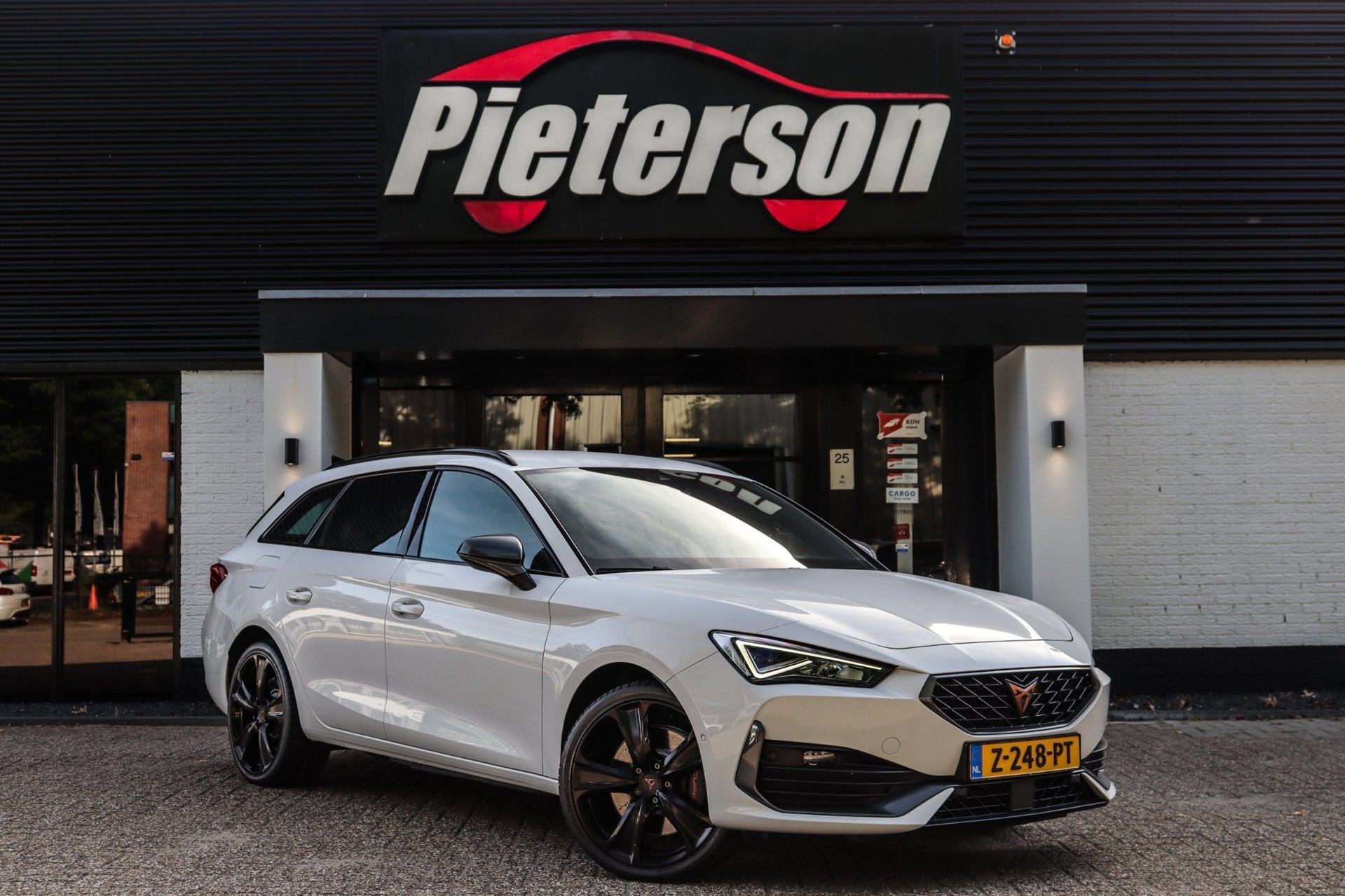 Cupra LEON SPORTSTOURER 1.4 e-Hybrid VZ Business VIRTUAL, Auto's, 77 km/l, Gebruikt, Euro 6, 4 cilinders