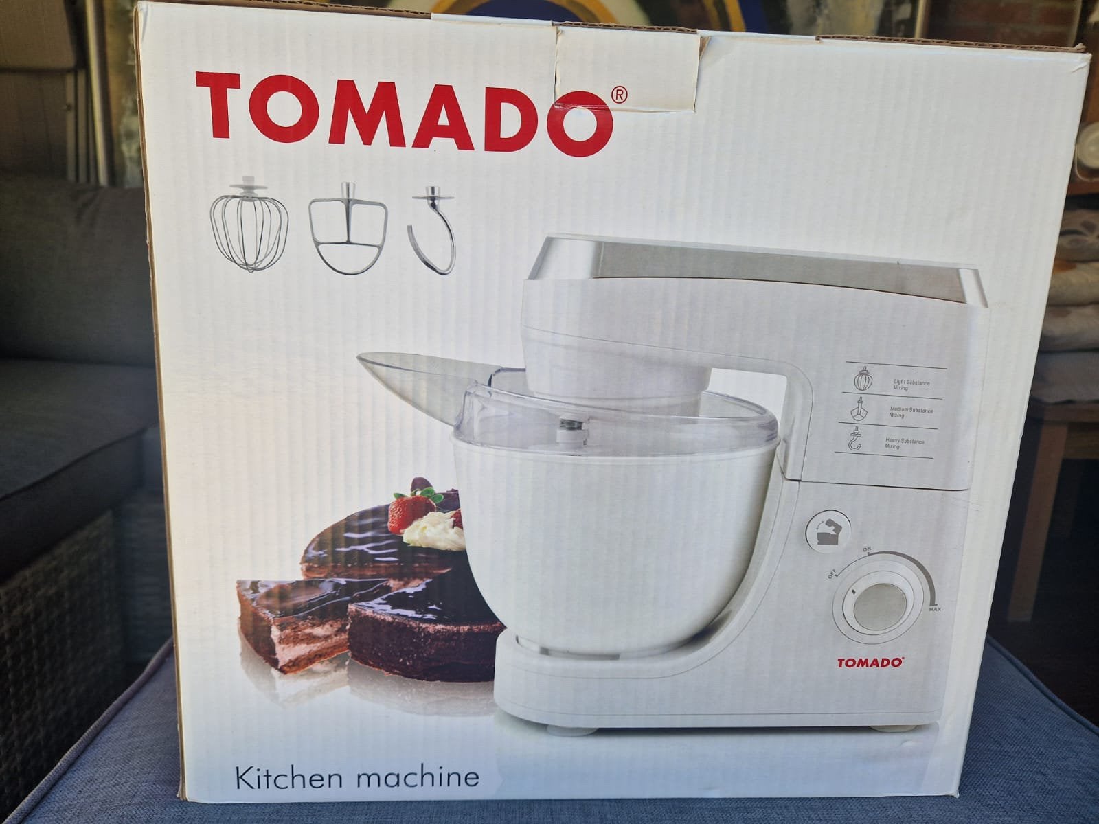 Tomado Keukenmachine TM-1947 – compleet met accessoires, 4 liter of meer, Ophalen, Zo goed als nieuw, 3 snelheden of meer