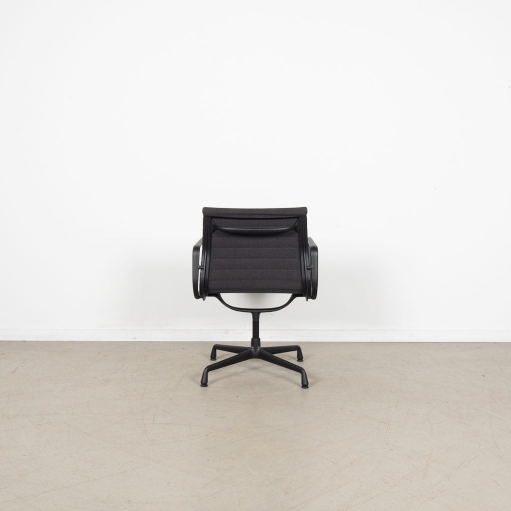 Vitra Eames EA 108 Bureaustoel Zwart Hopsak - Zwart, Huis en Inrichting, Niet ingevuld, Zo goed als nieuw, Niet ingevuld, Niet ingevuld