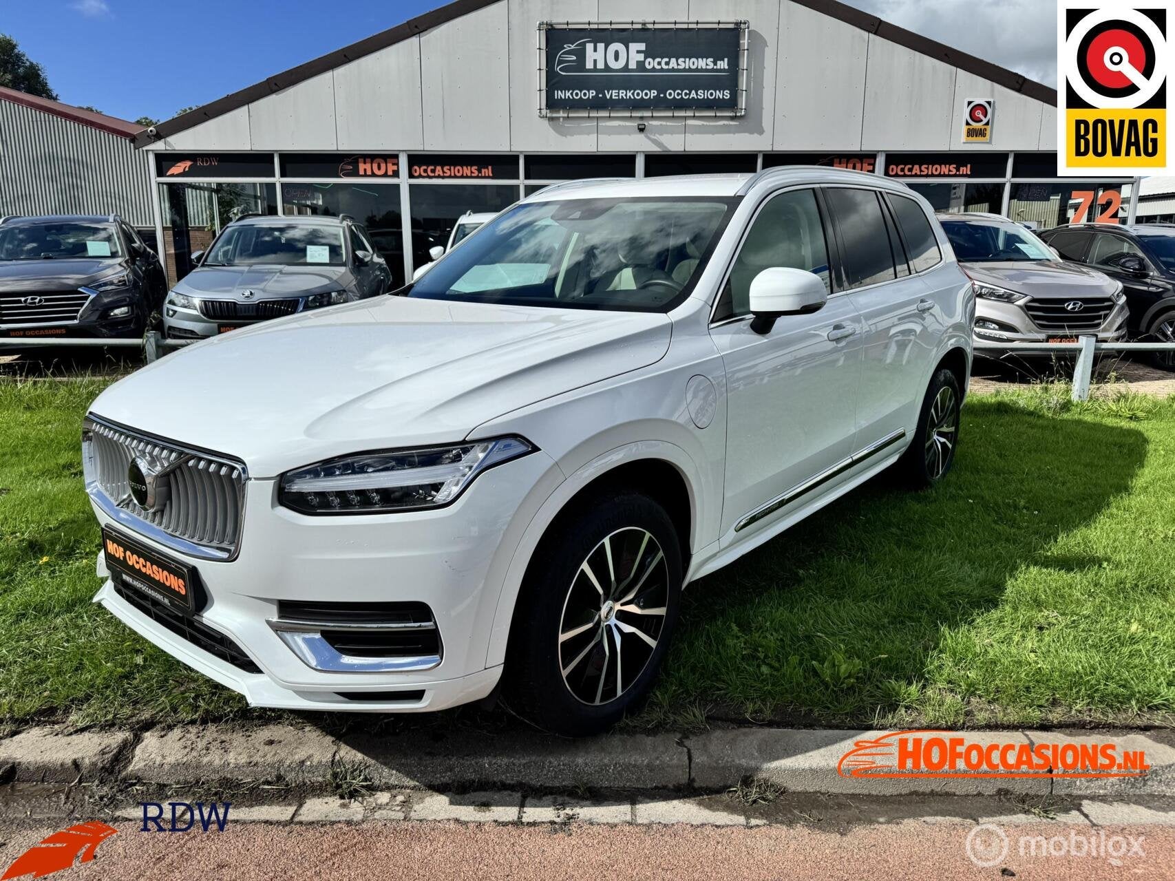 Volvo XC90 2.0 T8 Recharge AWD Inscription 7 PERS / TREKHAAK, Auto's, Dealer onderhouden, 4 cilinders, 7 stoelen, Wit