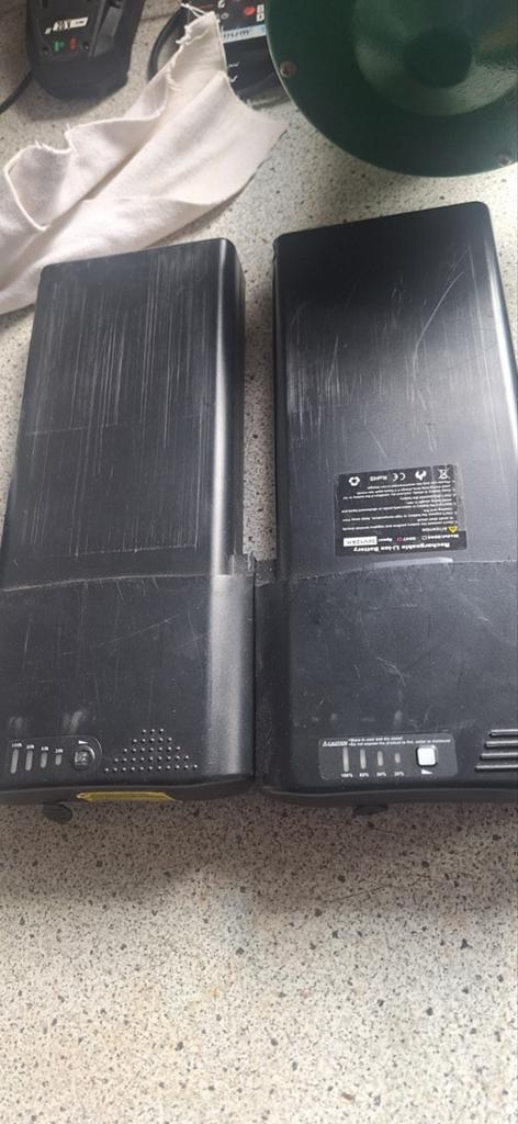 2 gebruikte fietsaccu's (36V 12Ah) met lader, Ophalen, Gebruikt