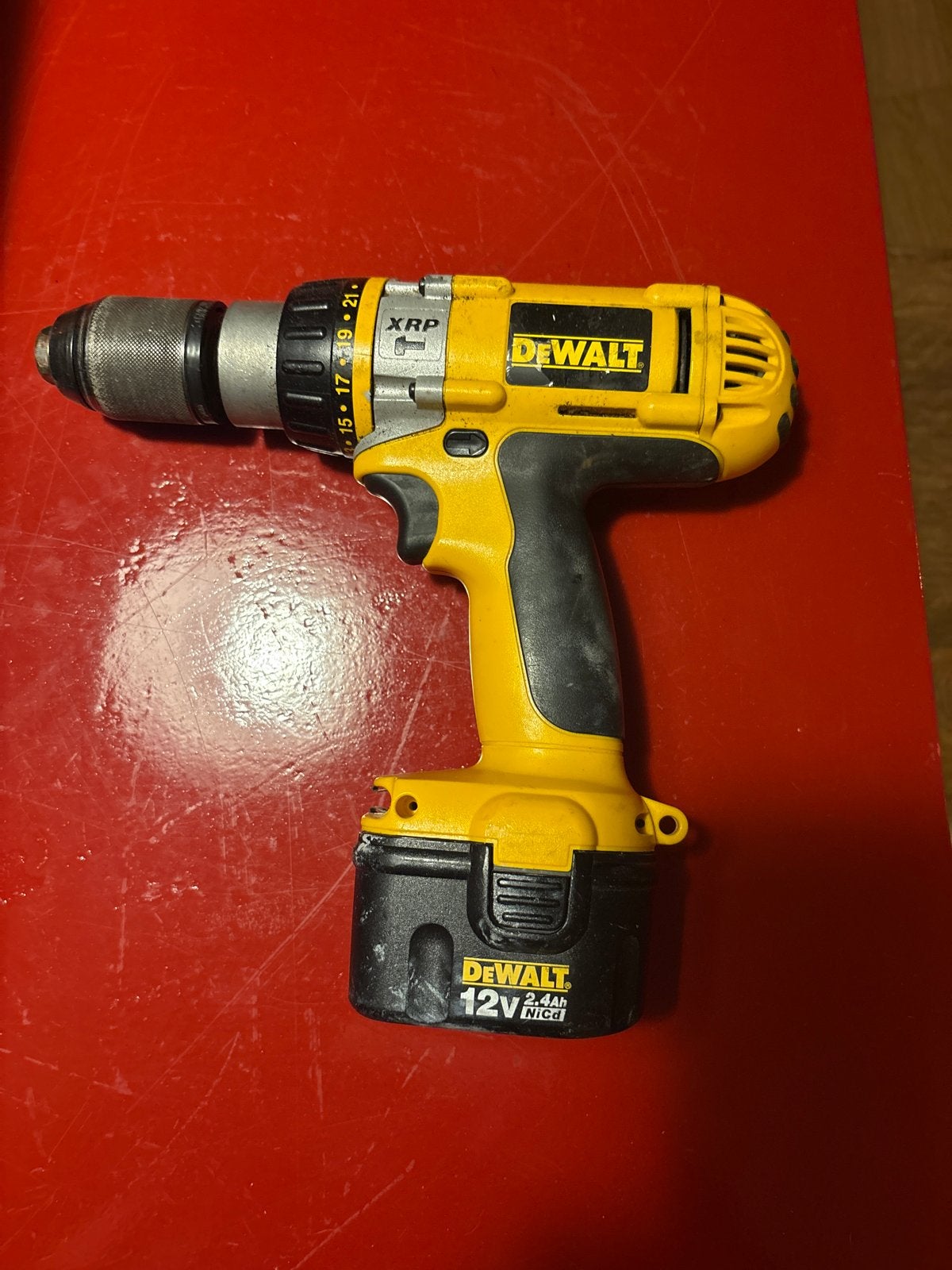 DeWalt DC981 Boormachine met 12V NiCd accu
