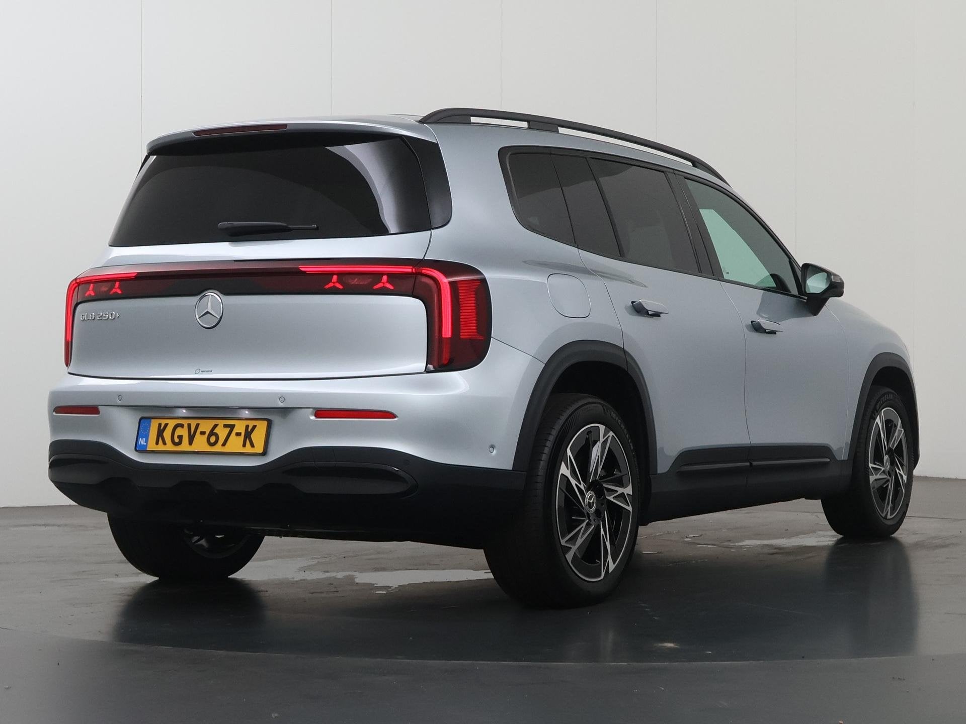 Mercedes-Benz GLB-Klasse 250+ Business Solution Luxury 85.5, Auto's, Achterwielaandrijving, Zwart, 626 km, 7 stoelen