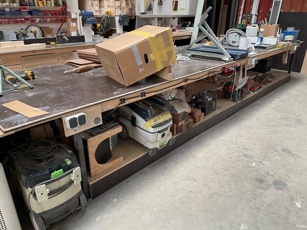 Grote Werktafel 6x1.5m met Geïntegreerde Afzuiging, Ophalen, Gebruikt, 170 cm of meer