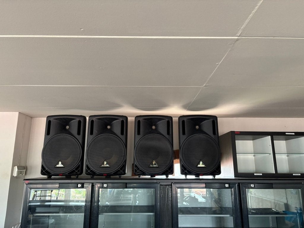 4 Behringer speakers eurolive B212A, Gebruikt, 120 watt of meer, Front, Rear of Stereo speakers, Ophalen