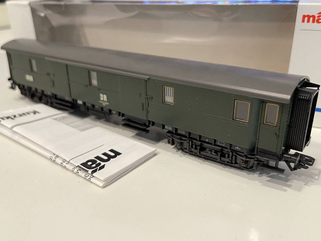 Märklin 4379 personenwagon type Buhe, 2e klasse. DR in OVP, Wisselstroom, Gebruikt, Wagon, Ophalen of Verzenden