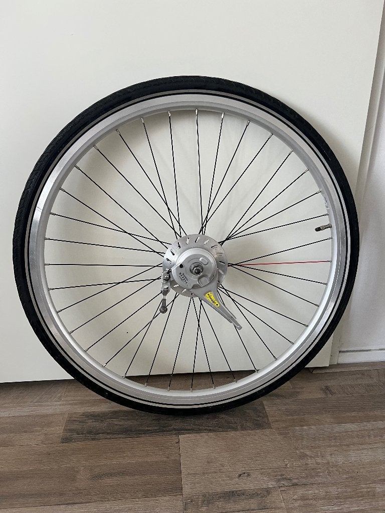 Voorwiel 28 inch aluminium COMPLEET z.g.a.n., Ophalen of Verzenden, Zo goed als nieuw, Batavus., Aluminium