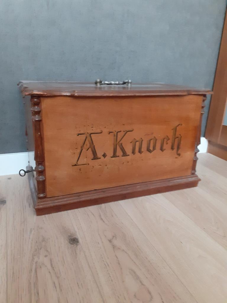 Antieke Naaimachine  A Knoch, Ophalen