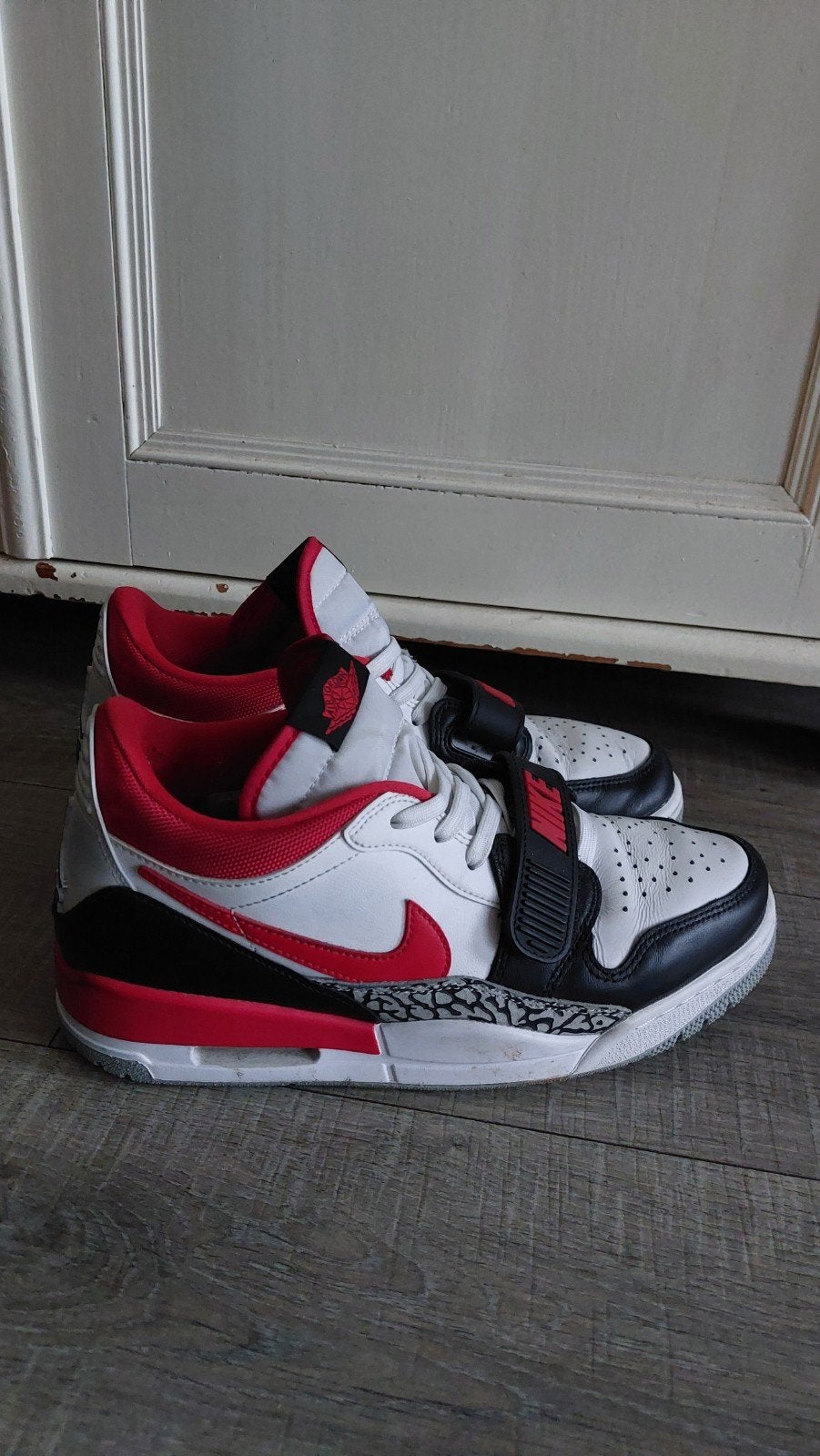 Air Jordan Legacy Low Fire Red sneakers 41, Kleding | Heren, Schoenen, Air Jordan, Ophalen of Verzenden, Sneakers of Gympen, Gedragen