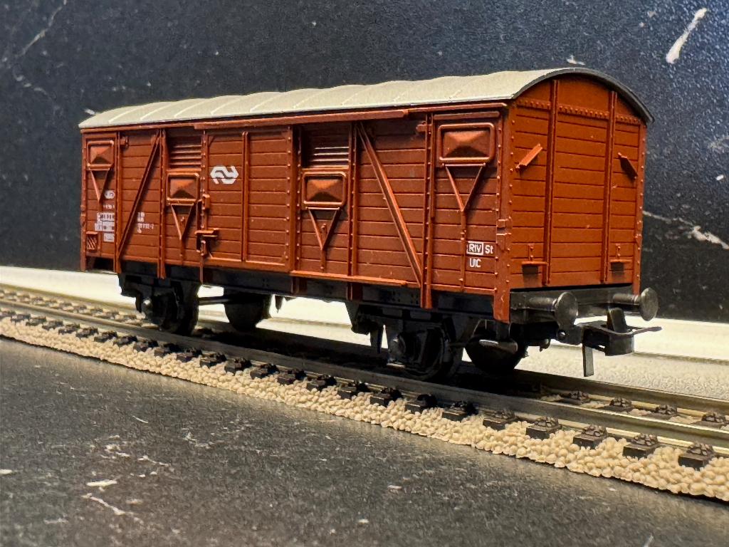 Ro-45060: Gesloten goederenwagen - NS, Hobby en Vrije tijd, Modeltreinen | H0, Gelijkstroom, Ophalen of Verzenden, NS, Roco
