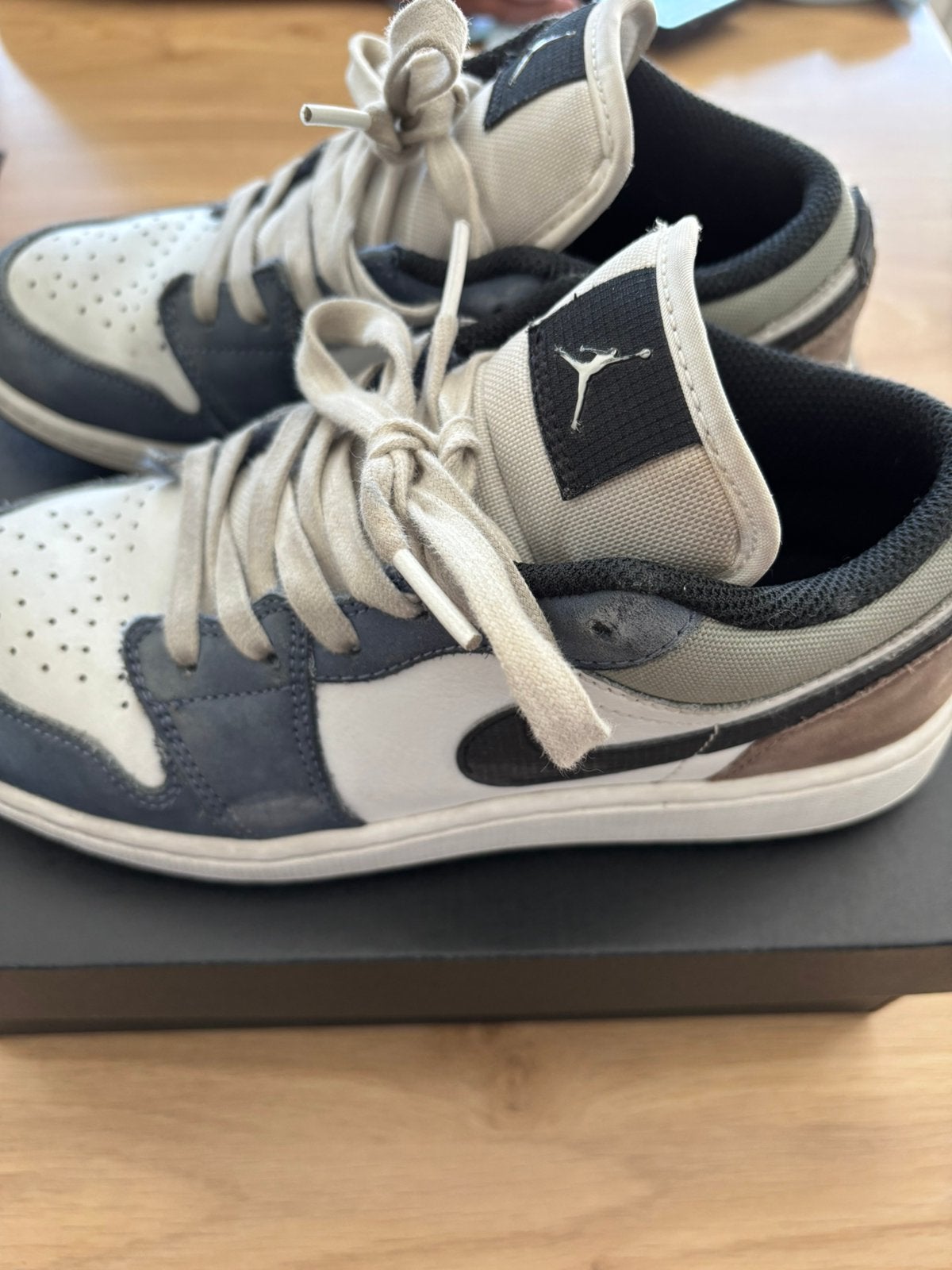Air jordan 1 low maat 37,5, Kinderen en Baby's, Ophalen, Zo goed als nieuw, Schoenen