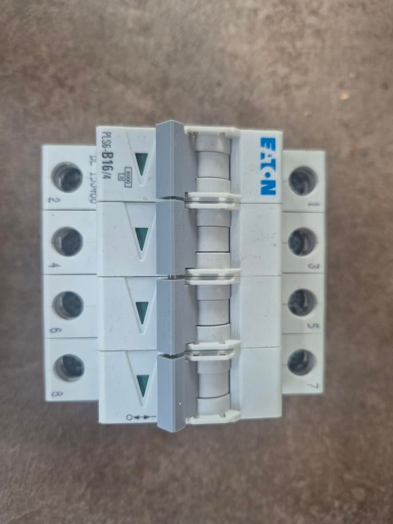 Eaton 3 fase krachtstroom automaat B16 PLS6-B16/4, Doe-het-zelf en Verbouw, Ophalen of Verzenden, Overige typen