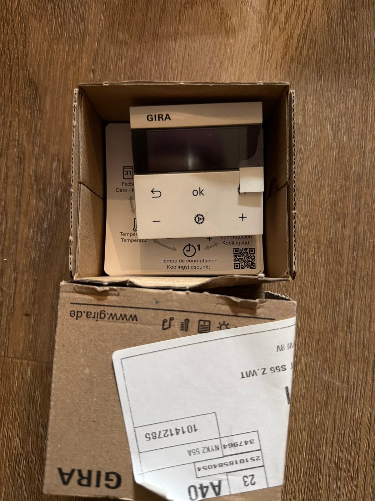 Gira S3000 RTR BT Slimme Thermostaat - Nieuw in Doos, Ophalen of Verzenden, Slimme thermostaat, Nieuw