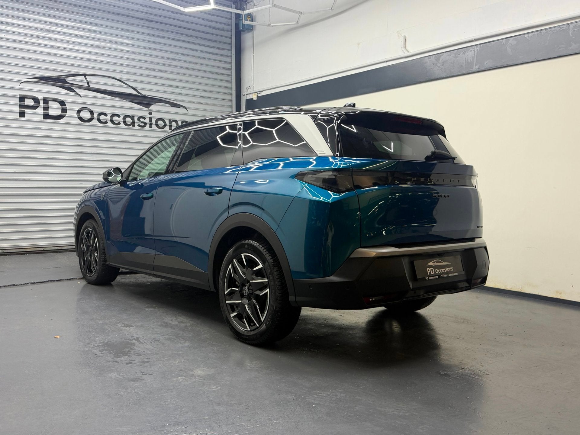 Peugeot 5008 1.2 Hybrid 145 GT 7p - (360) Camera - ACC - Cli, Auto's, 145 pk, Gebruikt, Zwart, Blauw