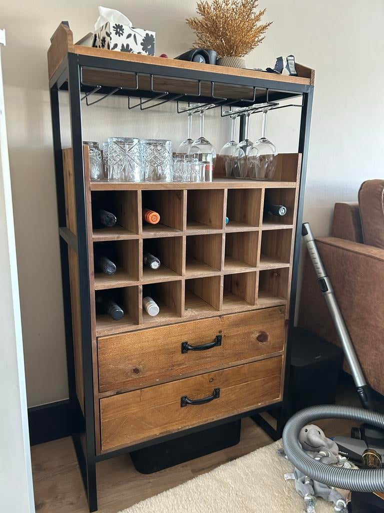 Wijnrek met glashouders en lades - industrieel design, Huis en Inrichting, Woonaccessoires | Wijnrekken, Gebruikt, 15 tot 25 flessen