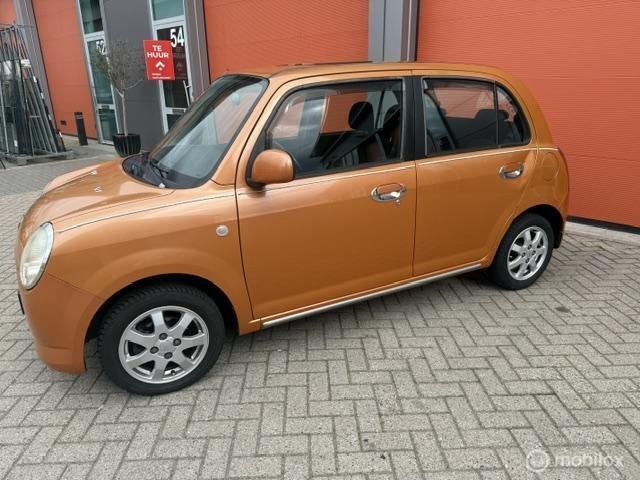 Daihatsu Trevis 1.0 AUTOMAAT -APK 06-2027-AIRCO, Stof, Zwart, 770 kg, Origineel Nederlands