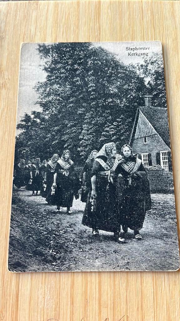 Staphorst kerkgang in klederdracht, Ophalen of Verzenden, Voor 1920, Ongelopen, Overijssel