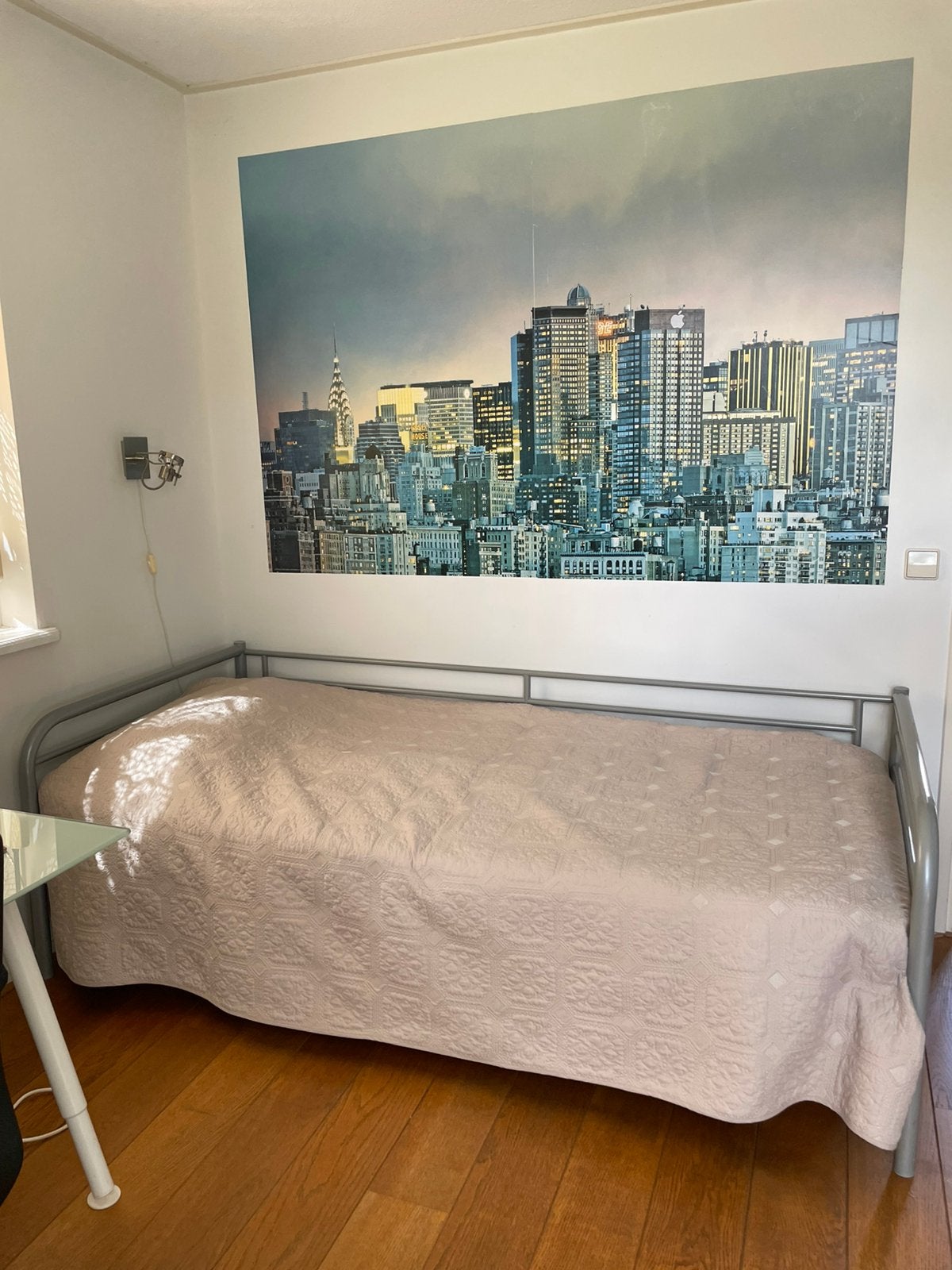 Ijzeren bed met elekrisch verstelbare lattenbodem, Antiek en Kunst, Ophalen of Verzenden