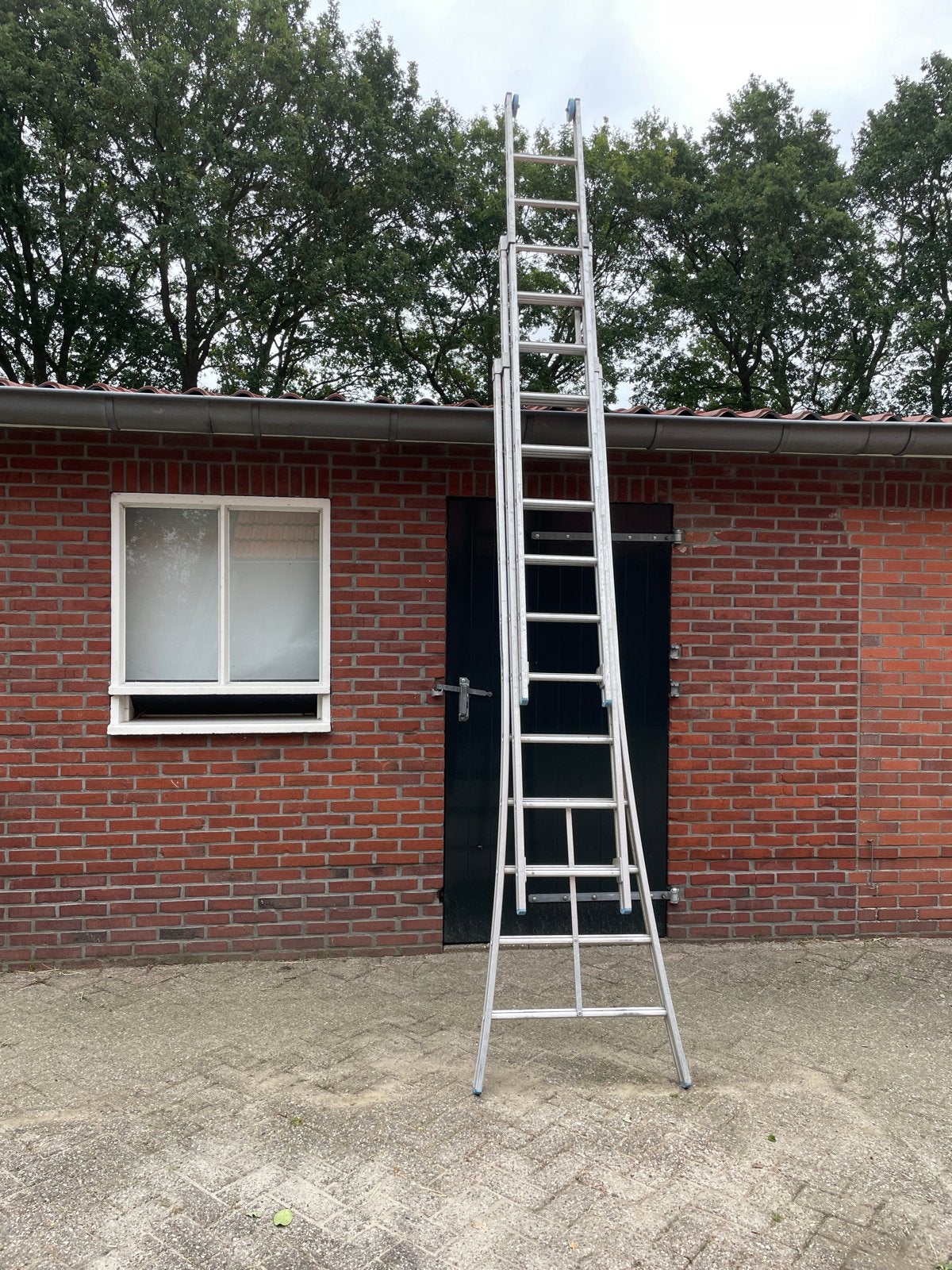 3 delige ladder 3x11 sporten merk solide, Ophalen, Gebruikt, Ladder, Opvouwbaar of Inschuifbaar