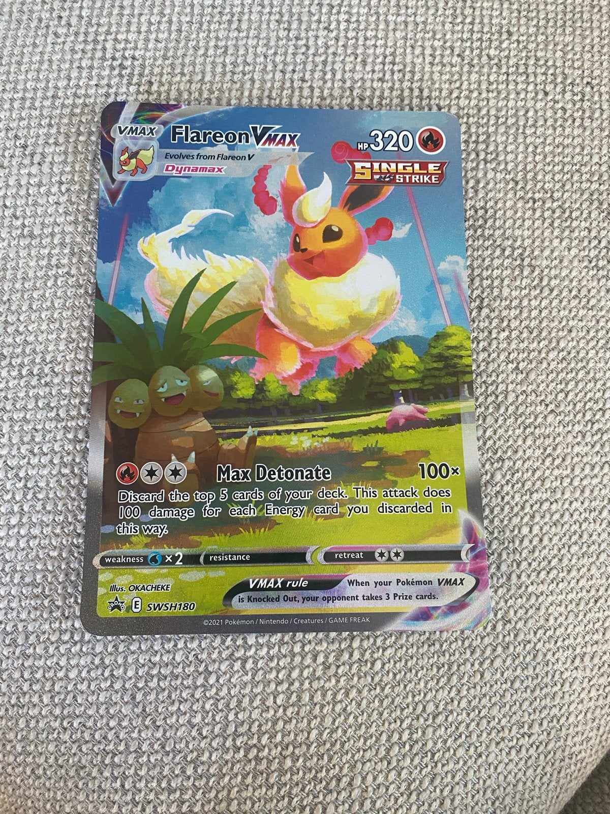 Flareon VMAX Grote Kaart Pokémon SWSH180, Ophalen of Verzenden, Zo goed als nieuw, Losse kaart