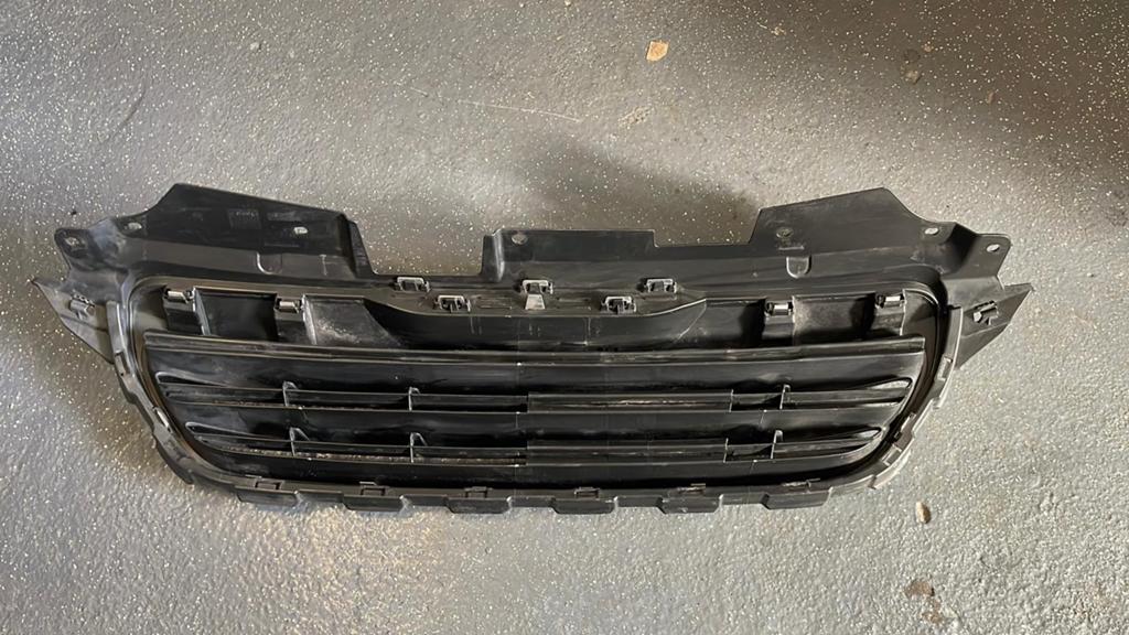 Peugeot 208 Grille - Voorbumper Grille, Ophalen, Gebruikt, Voor, Bumper