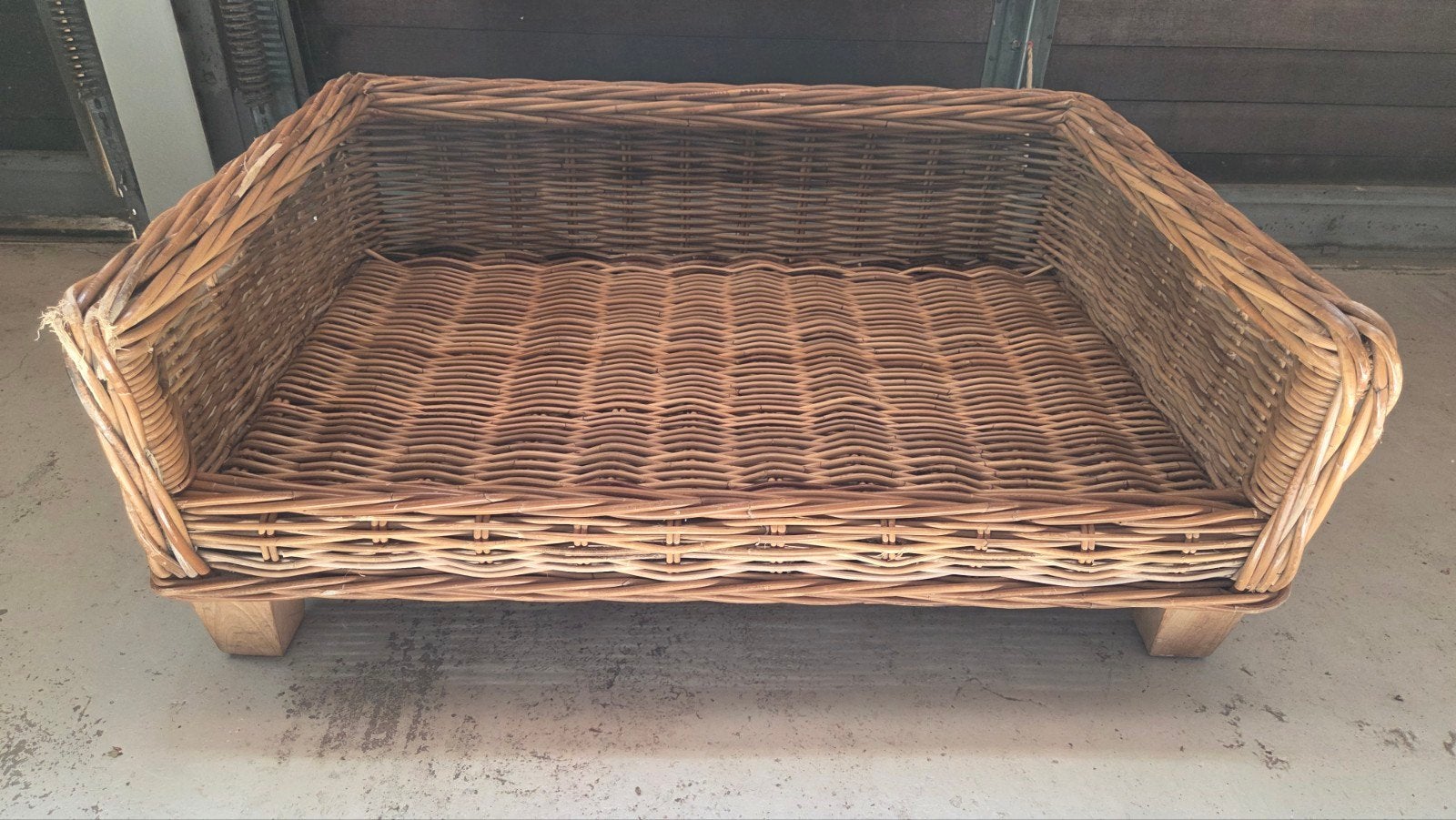 Rieten hondenmand, 98 x 70, met kussen, Ophalen, Gebruikt, Riet