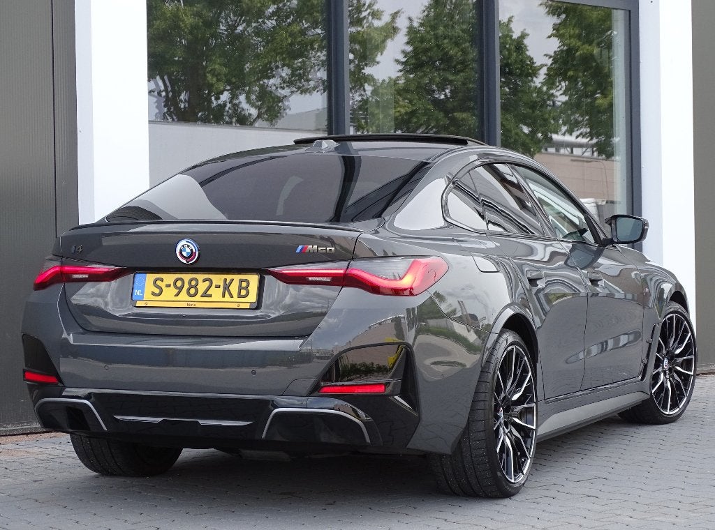 BMW i4 M50 544pk 2023 l Dravitgrau l BTW Verrekenbaar l, Auto's, BMW, Euro 6, 110 €/maand, 2190 kg, Vierwielaandrijving