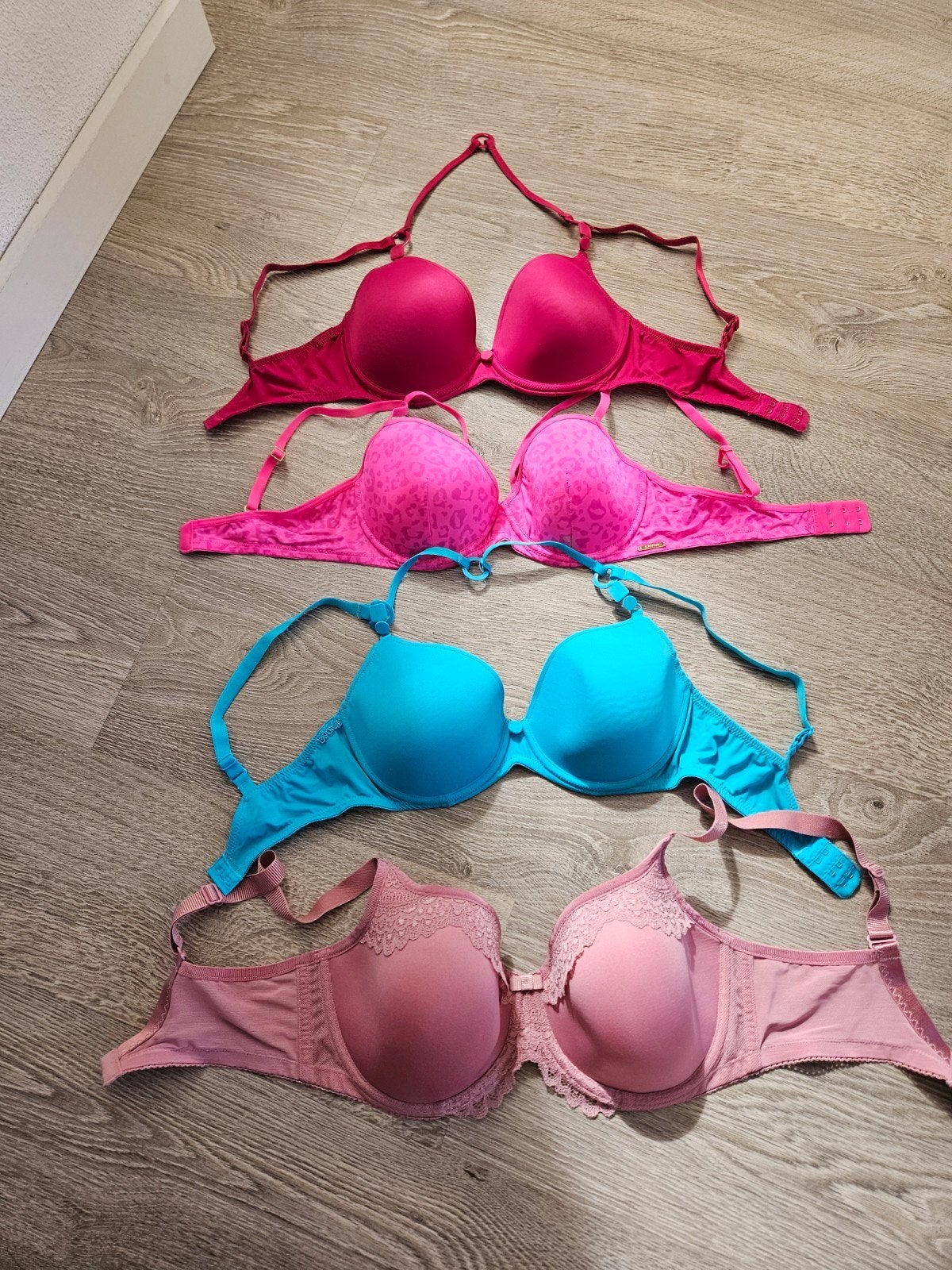 4 BH'S maat 75D, Kleding | Dames, Ondergoed en Lingerie, Ophalen of Verzenden, Roze, BH