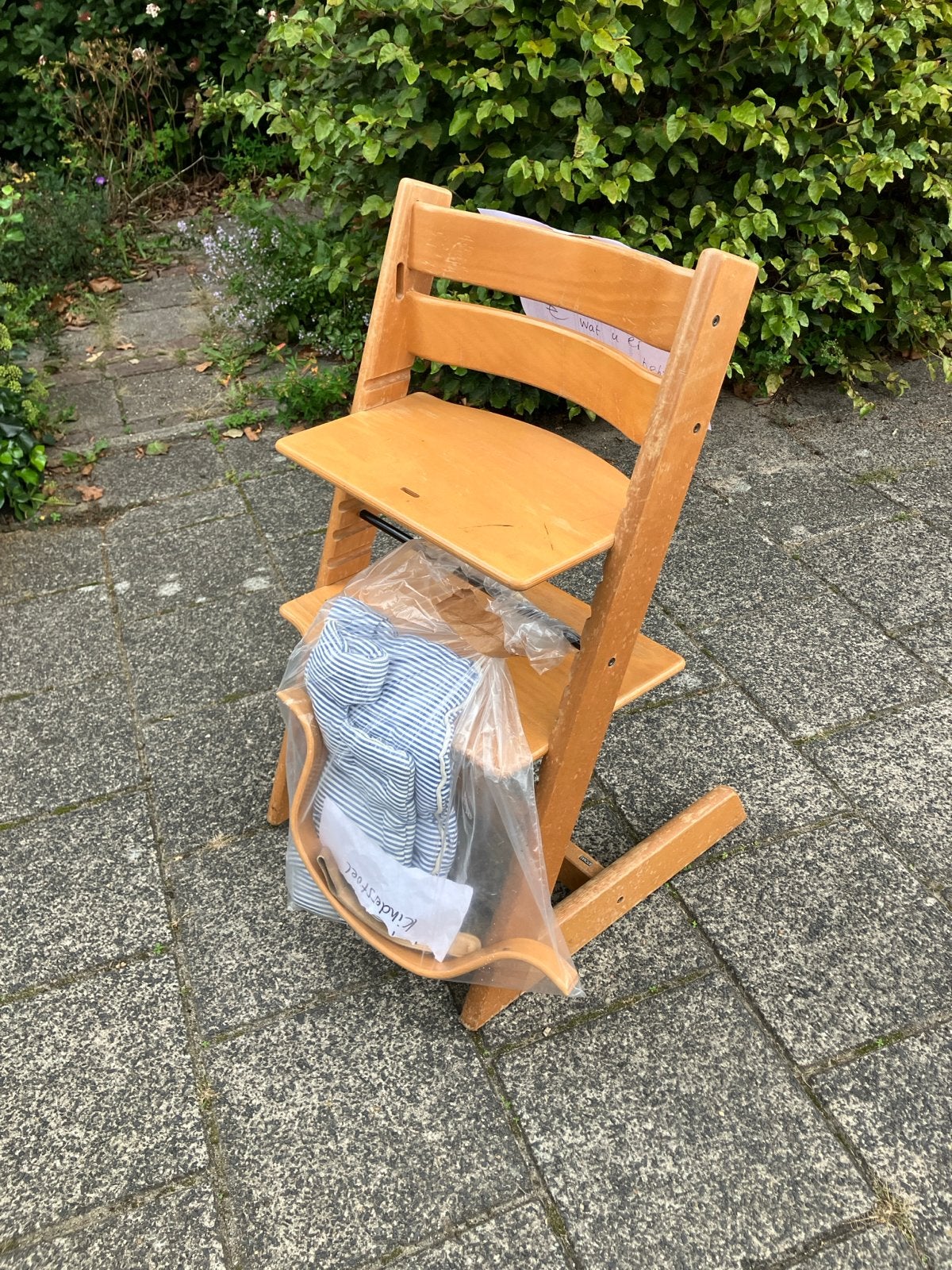 Houten Stokke kinderstoel met extra kussen, Ophalen of Verzenden, Gebruikt, Meegroeistoel, Stoelverkleiner