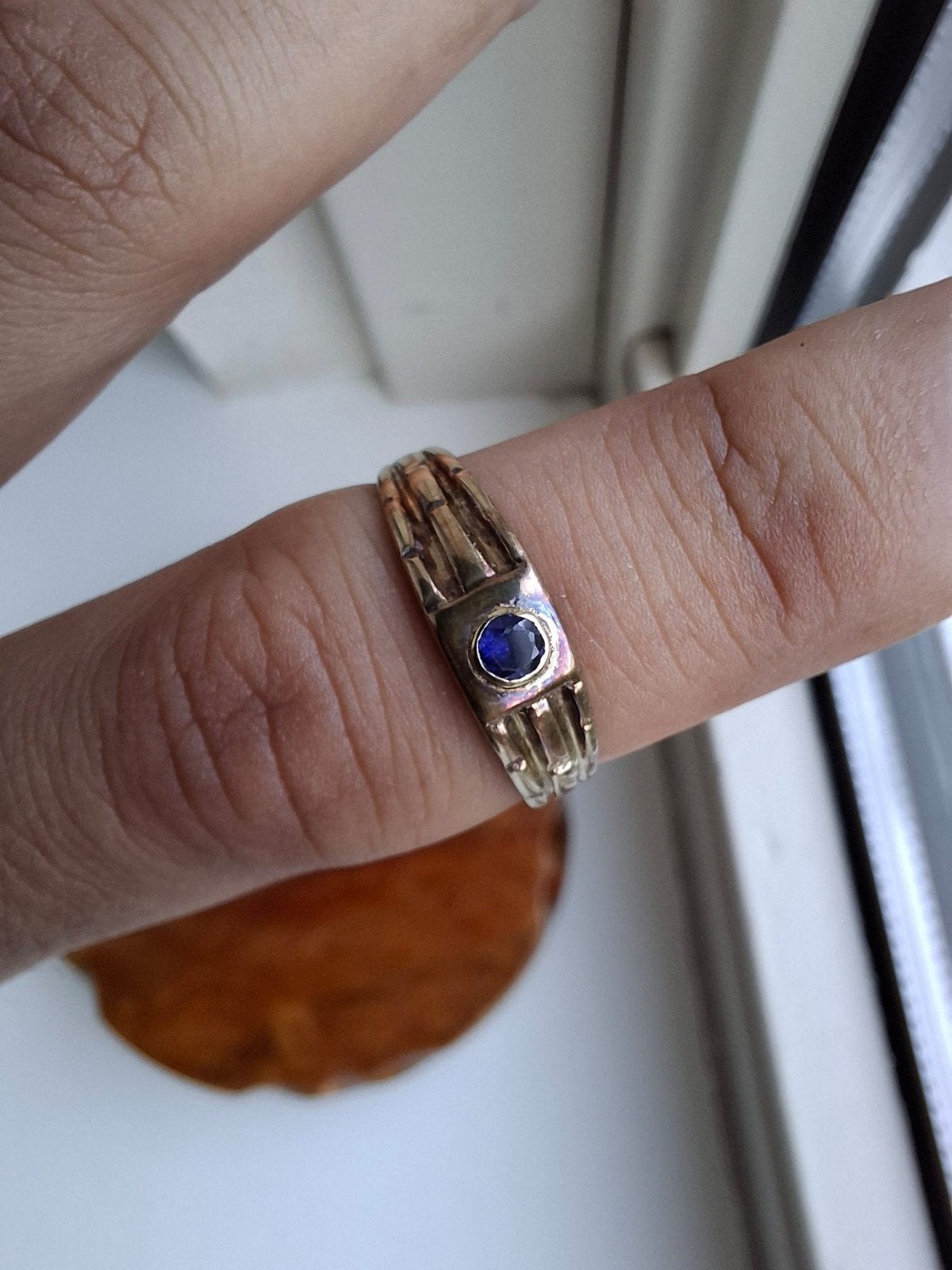 Gouden ring met saffiertje, Verzenden, Goud