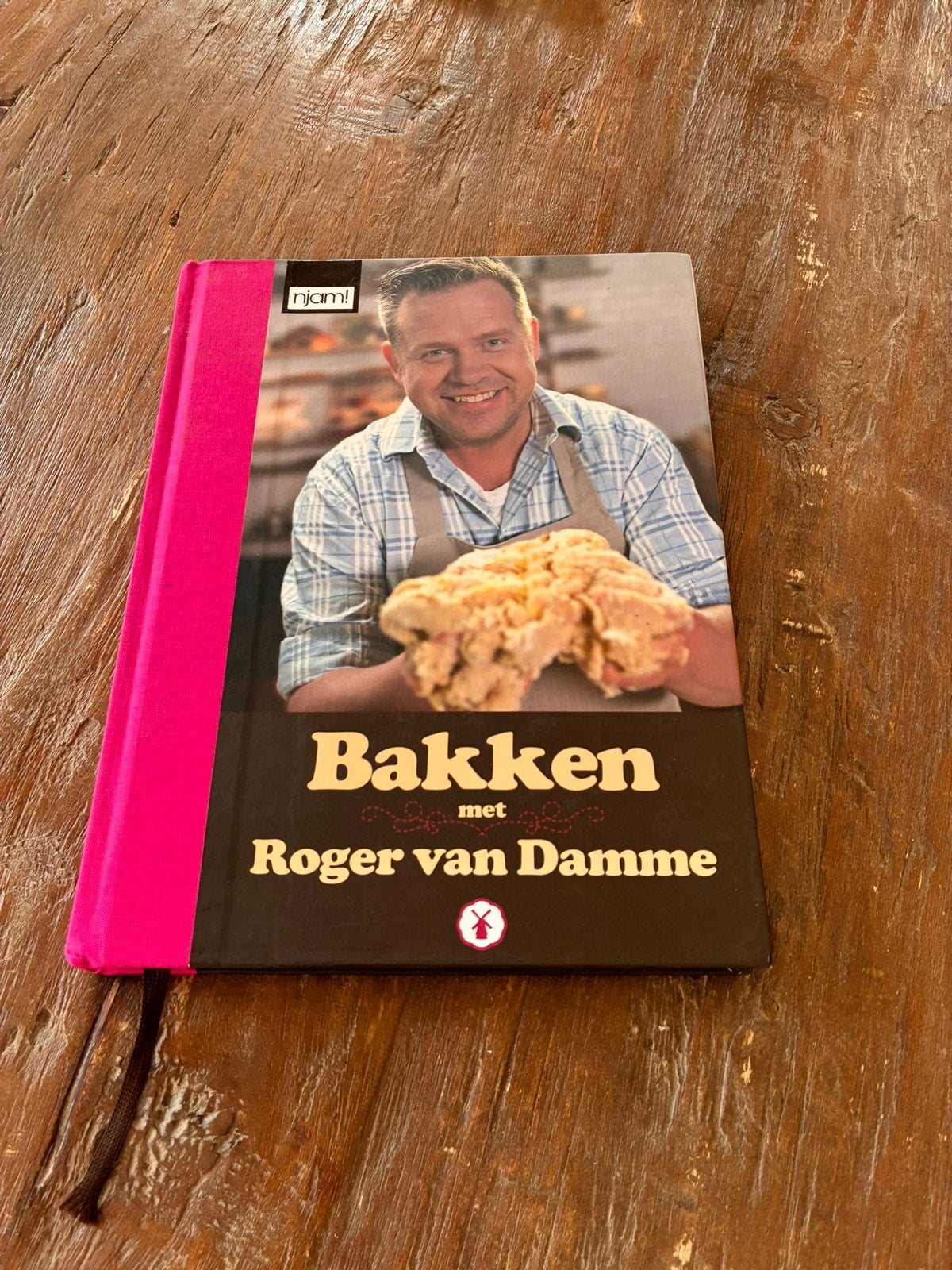 Gesigneerd kookboek Bakken met Rogger van Damme, Ophalen of Verzenden, Zo goed als nieuw, Nederland en België
