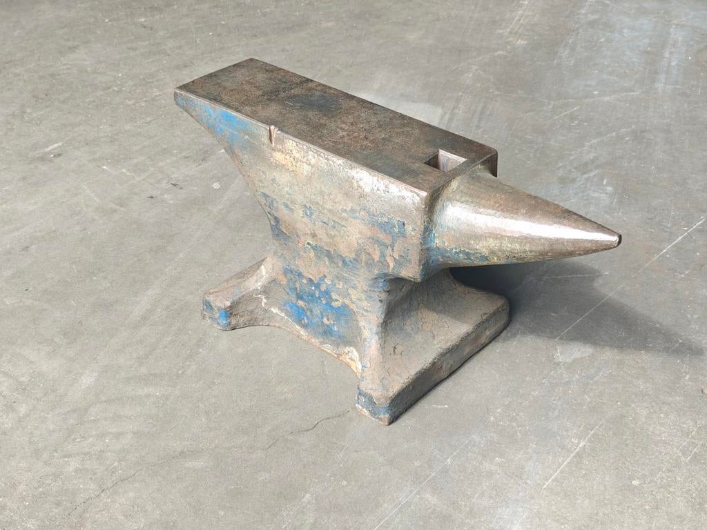 Orgineel gesmeed Peddinghaus aambeeld 35 kg, Doe-het-zelf en Verbouw, Gereedschap | Handgereedschap, Ophalen, Zo goed als nieuw