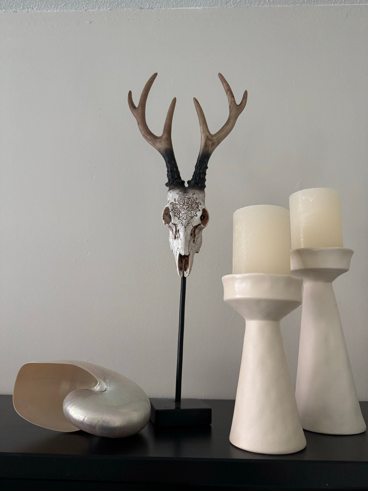 Decoratieve hertenkop met gewei op standaard, Ophalen, Meerkleurig, Kunststof, Landelijk