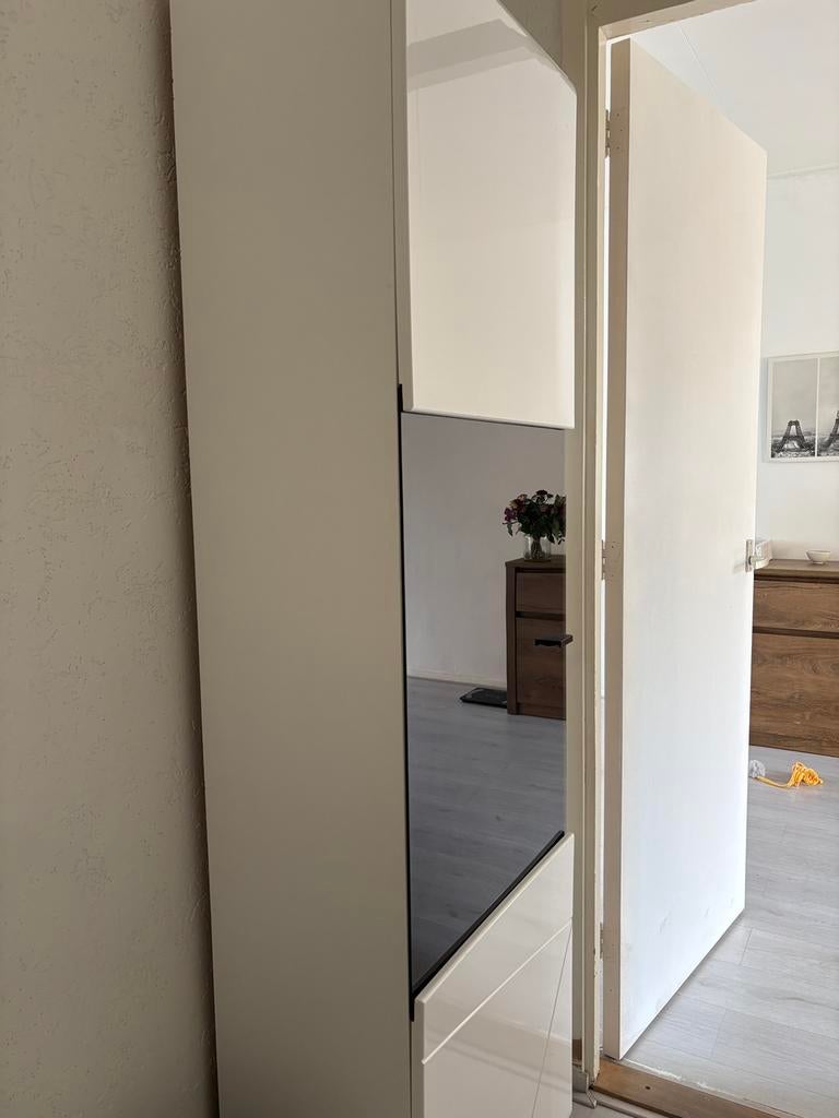 Wit zwarte kast van 190x60x35, Ophalen, Glas, 50 tot 100 cm, Zo goed als nieuw