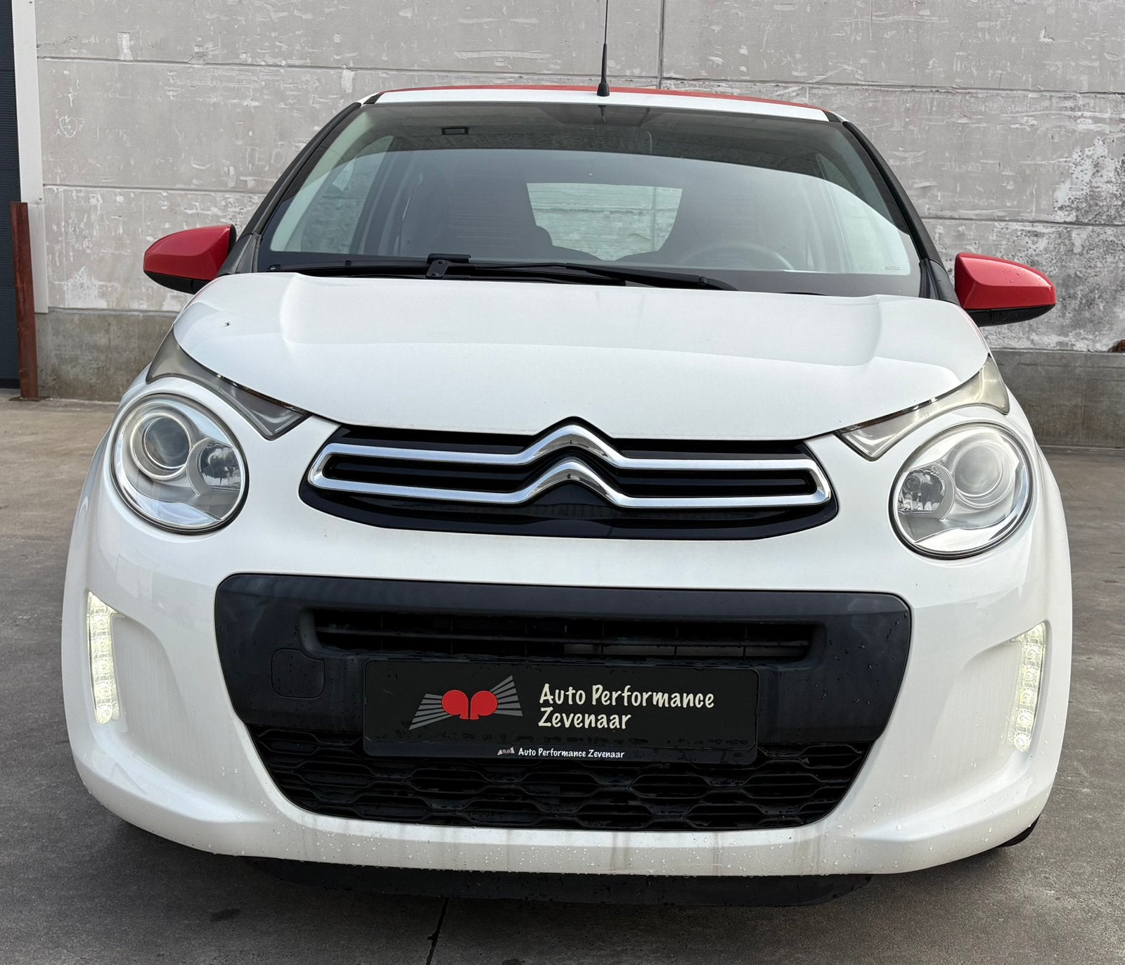 Citroën C1 1.2 60KW 3-DRS 2015 Wit airscape, Auto's, Voorwielaandrijving, Dealer onderhouden, Stof, 1199 cc