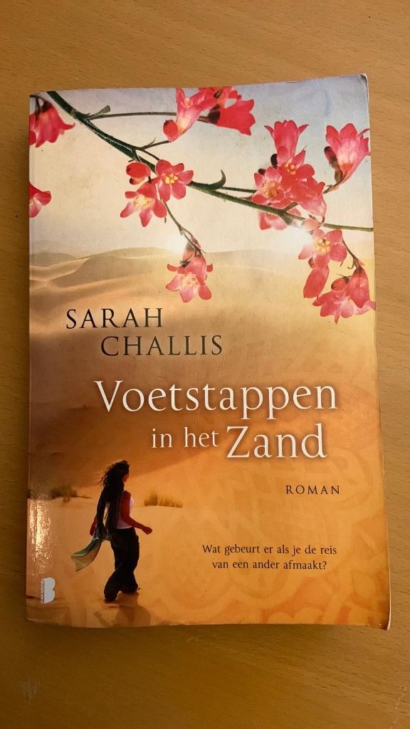 Sarah Challis - voetstappen in het zand, Boeken, Ophalen of Verzenden