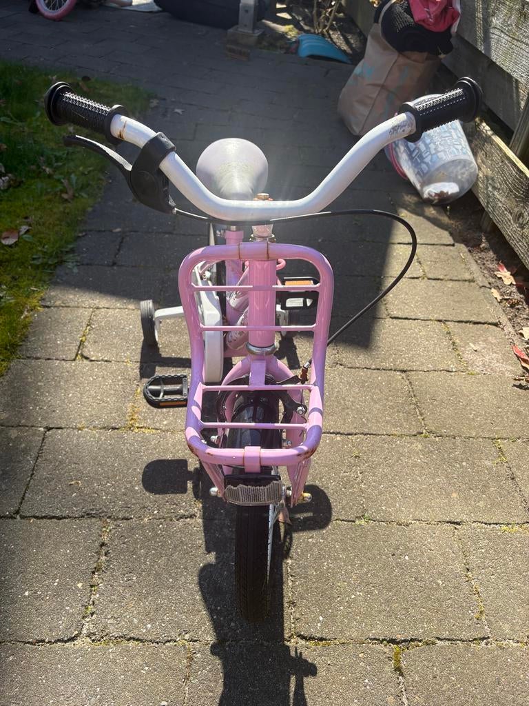 Roze kinderfietsje met zijwieltjes, Fietsen en Brommers, Fietsen | Kinderfietsjes, Ophalen, Gebruikt, Minder dan 16 inch, Zijwieltjes