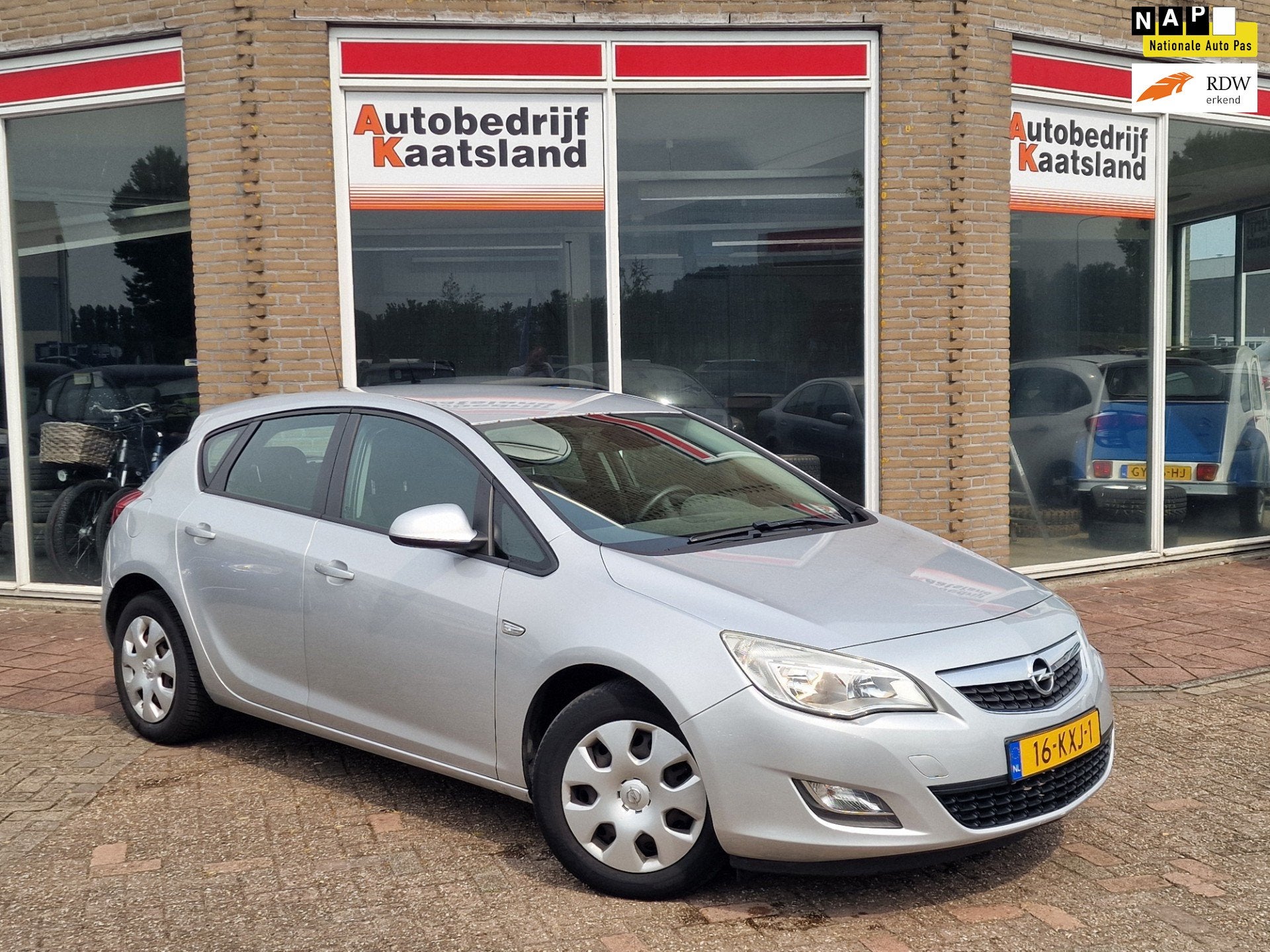 Opel Astra 1.6 Edition - Clima - Cruise -, Auto's, Voorwielaandrijving, Euro 5, Stof, 4 cilinders