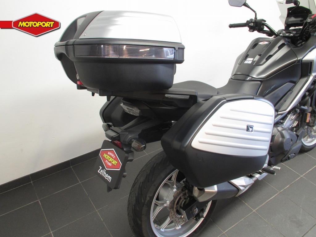 Honda NC 750 X DCT (bj 2016), Doornveld 180-184
B-1731  ZELLIK, BE, Honda Motor Europe Ltd, Belgian Branche, Bedrijf, Toermotor