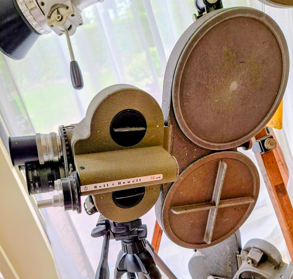 Te koop : military 16mm camera Bell & Howell  KRM, Audio, Tv en Foto, Filmrollen, Ophalen of Verzenden, 16mm film