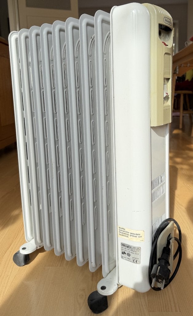DELONGHI Oliegevulde Radiator, Doe-het-zelf en Verbouw, Verwarming en Radiatoren, Ophalen, 30 tot 80 cm, Gebruikt, Radiator