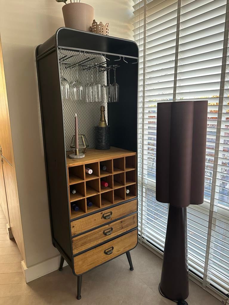 Dutchbone Wijnkast - Industrieel Design met Opbergruimte, Ophalen, 15 tot 25 flessen, Zo goed als nieuw, 75 cm of meer